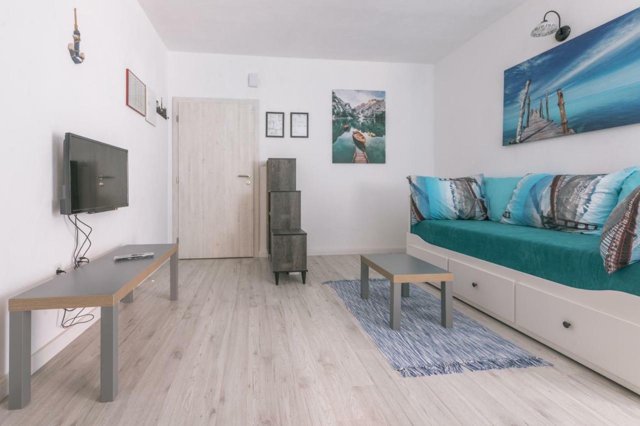 Hedon-Stone Apartment สตารีกราด-ปาเคลนีซา ภายนอก รูปภาพ