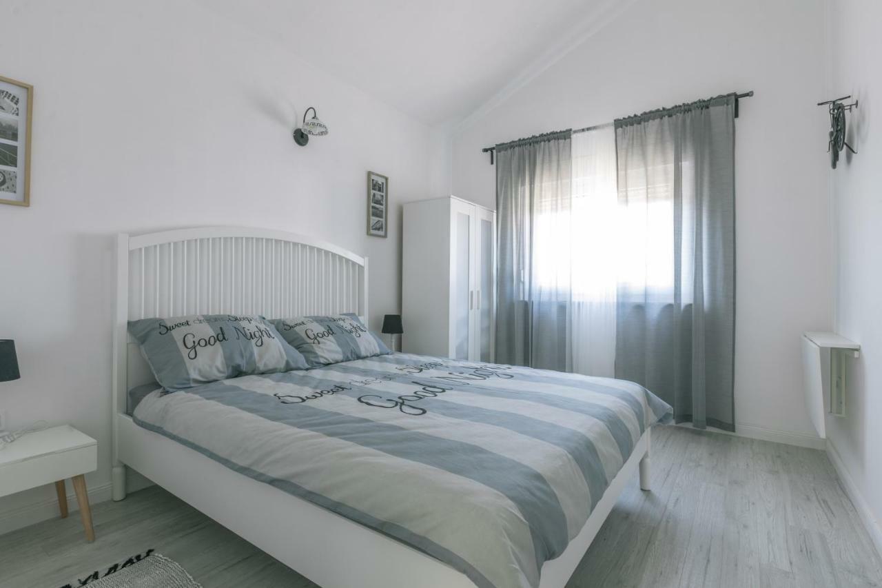 Hedon-Stone Apartment สตารีกราด-ปาเคลนีซา ภายนอก รูปภาพ