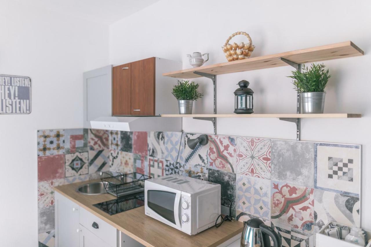 Hedon-Stone Apartment สตารีกราด-ปาเคลนีซา ภายนอก รูปภาพ