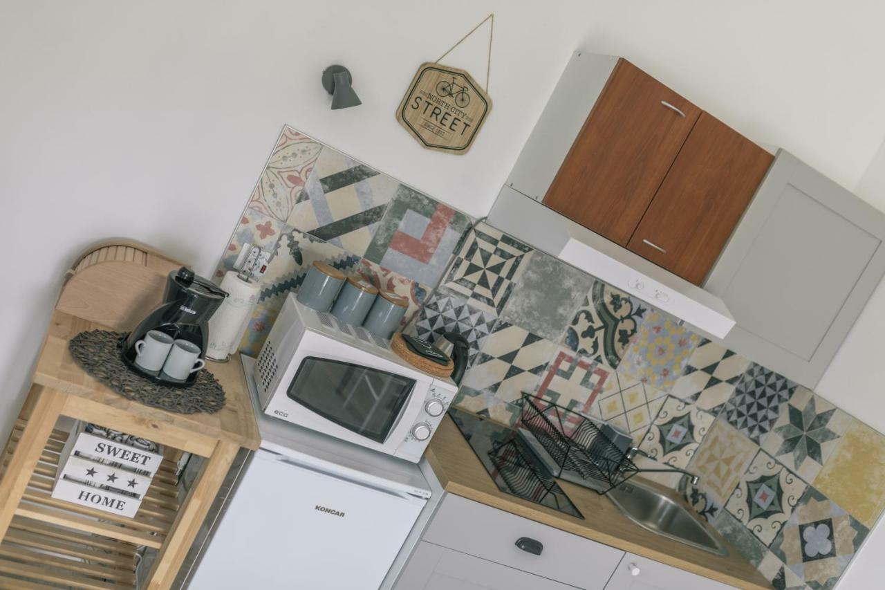 Hedon-Stone Apartment สตารีกราด-ปาเคลนีซา ภายนอก รูปภาพ